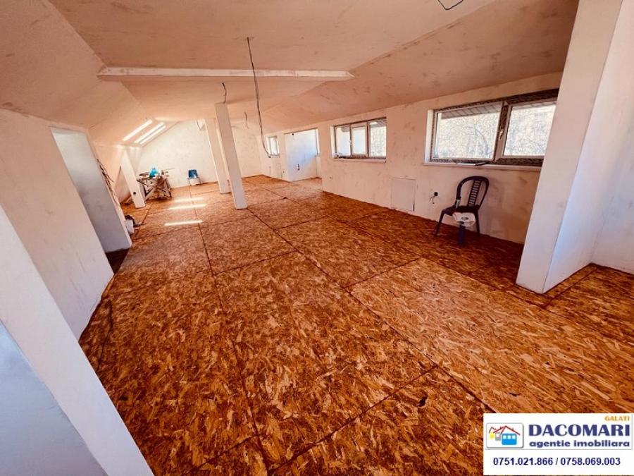 Spatiu-comercial Cladire birouri De inchiriat