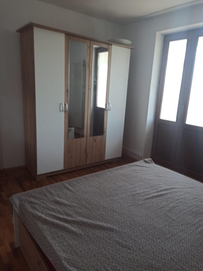 Apartament De locuit De inchiriat